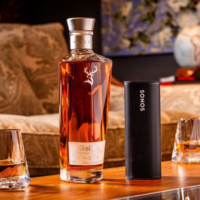 Glenfiddich 30 Year Old Suspended Time with Complimentary Sonos Roam Portable Speaker