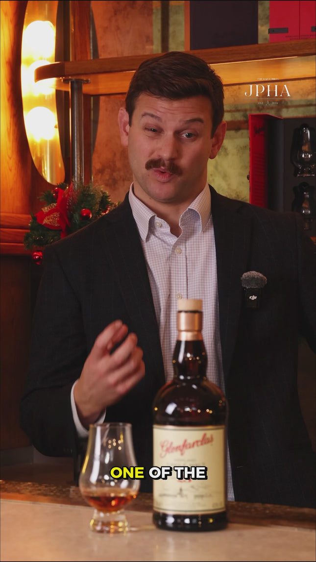 Glenfarclas 25 Year Old Christmas Gift Pack with Glencairn Glasses & Water Jug